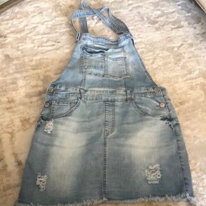 Overall skirt